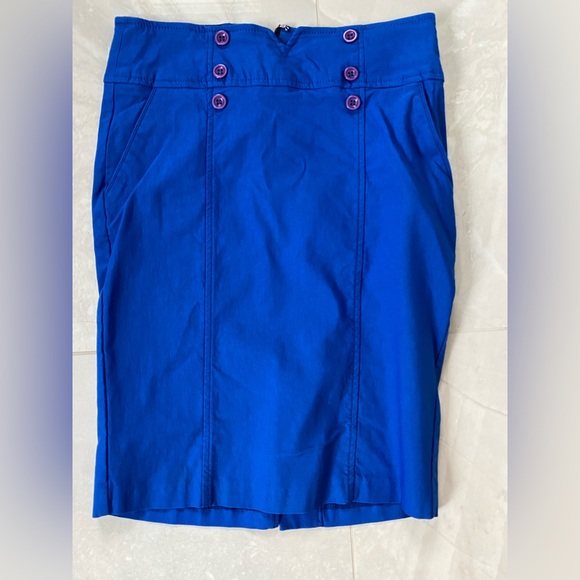 Skirts - Picture 5 of 7